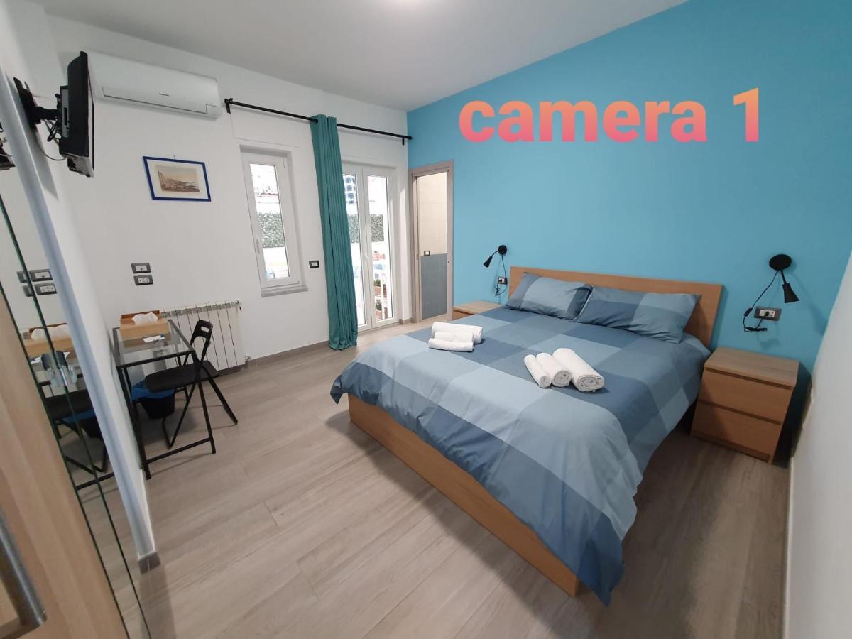 @Home Napoli Екстериор снимка