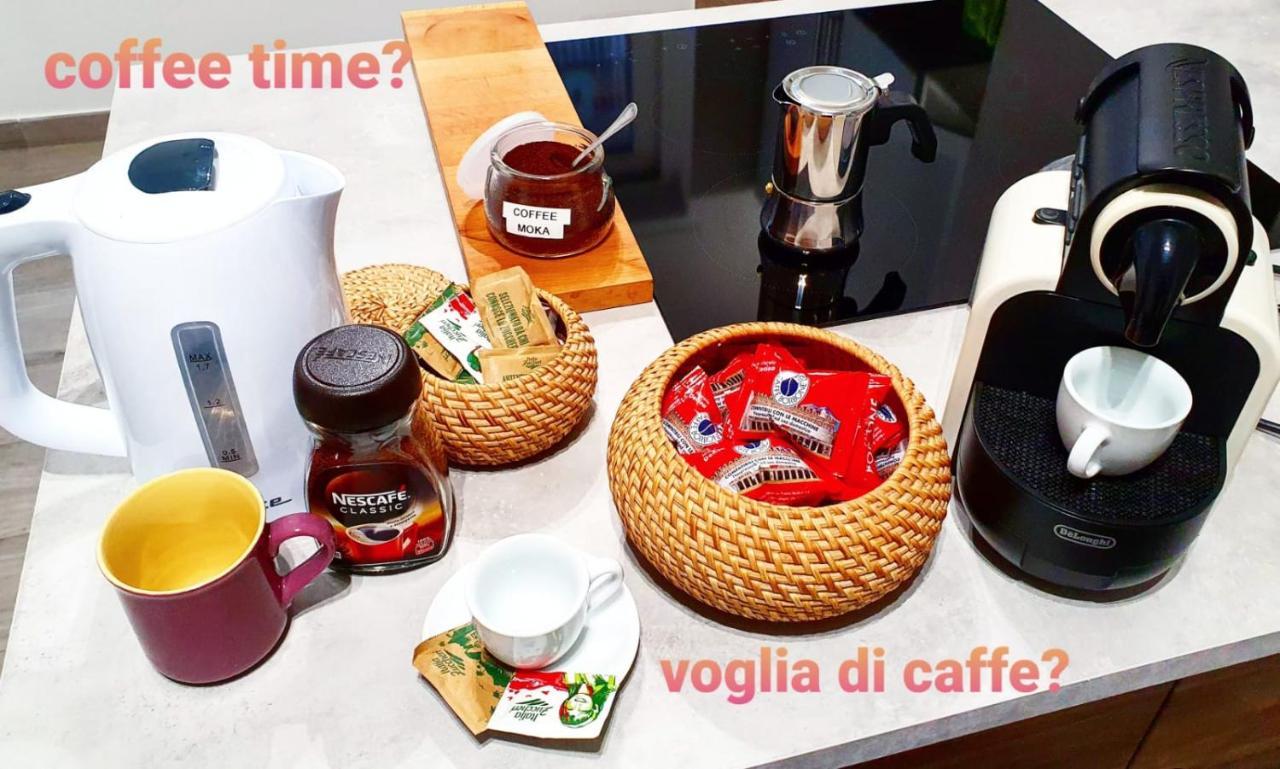 @Home Napoli Екстериор снимка