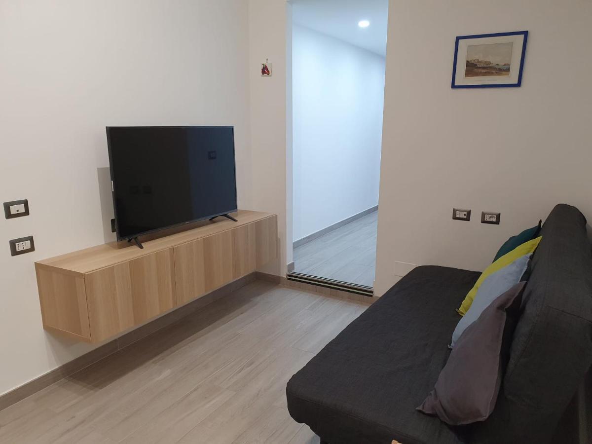 @Home Napoli Екстериор снимка