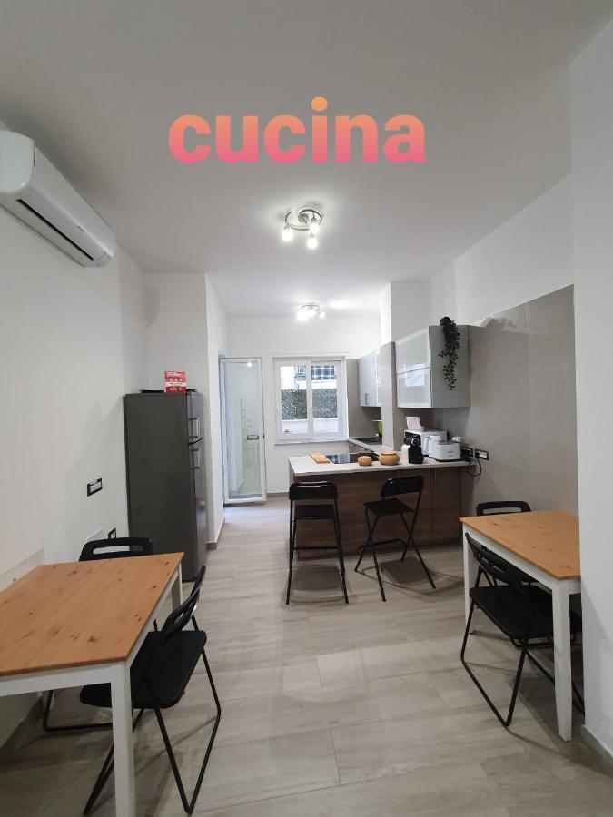 @Home Napoli Екстериор снимка